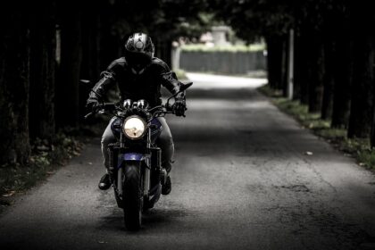 Dlaczego warto zrobić prawo jazdy na motocykl? Korzyści i przyjemności wynikające z jazdy motocyklem