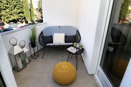 Kafelki na balkon – przekształć zewnętrzną przestrzeń w oazę relaksu